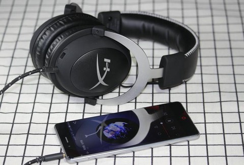 玩穿越火线什么耳机好[图2]